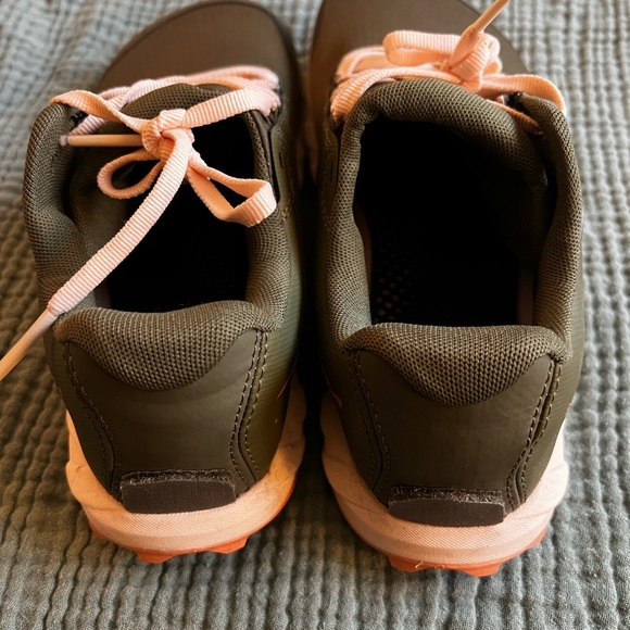 Olive green Altra Superior 5 - Picture 4 of 4